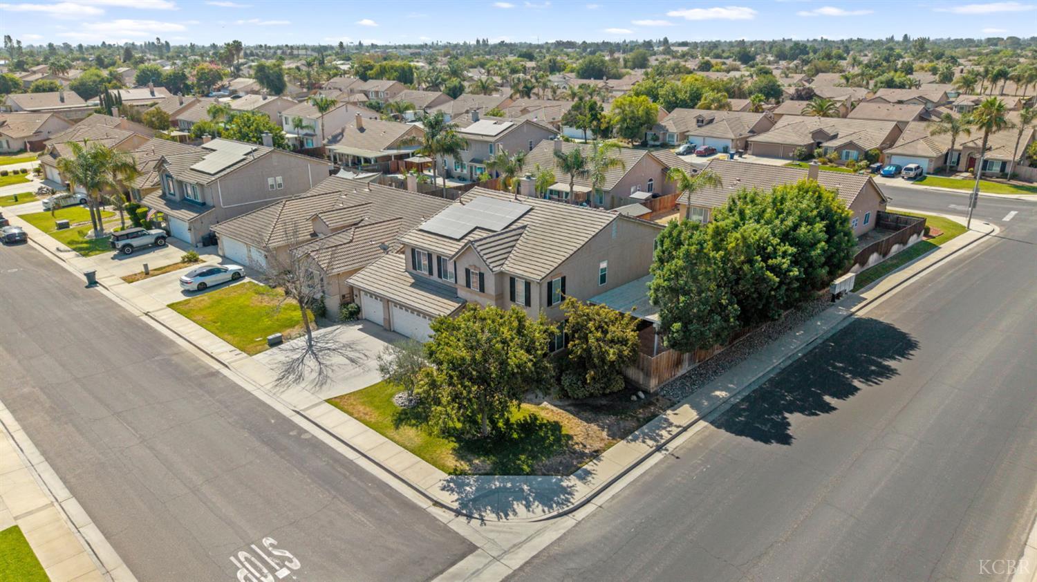 1093 W Windsor Ct, Hanford, CA 93230