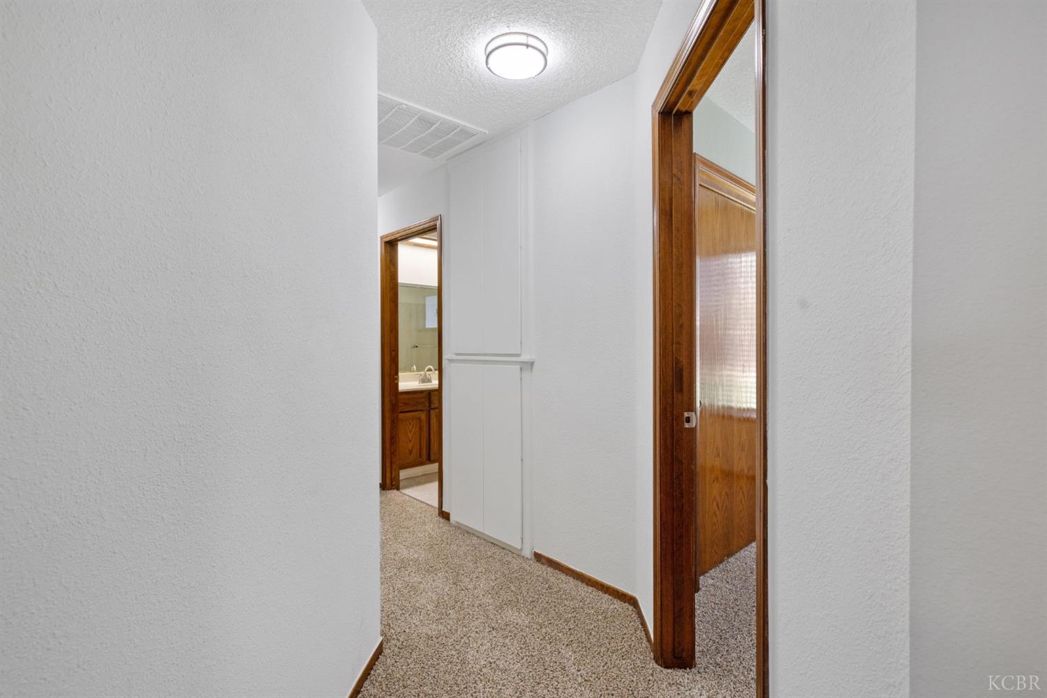 2401 Ashwood Ct, Hanford, CA 93230