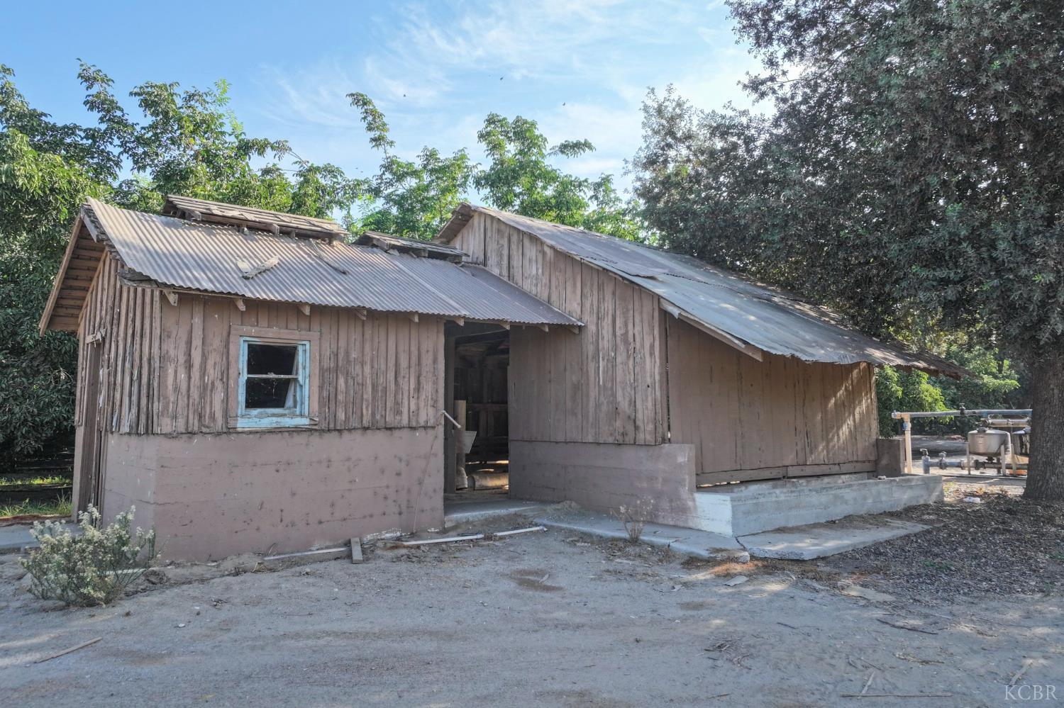 7461 7th Ave, Hanford, CA 93230