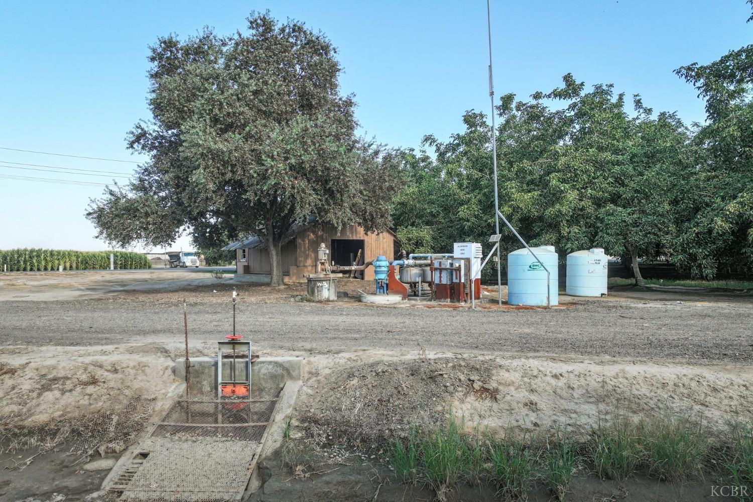 7461 7th Ave, Hanford, CA 93230