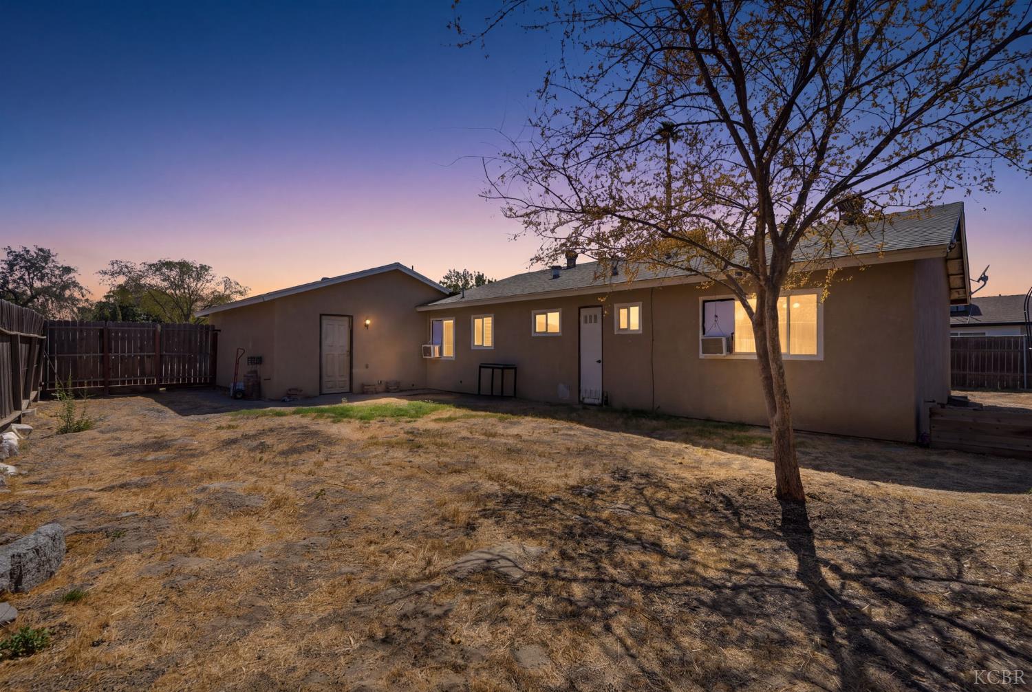 10856 Malta St, Hanford, CA 93230