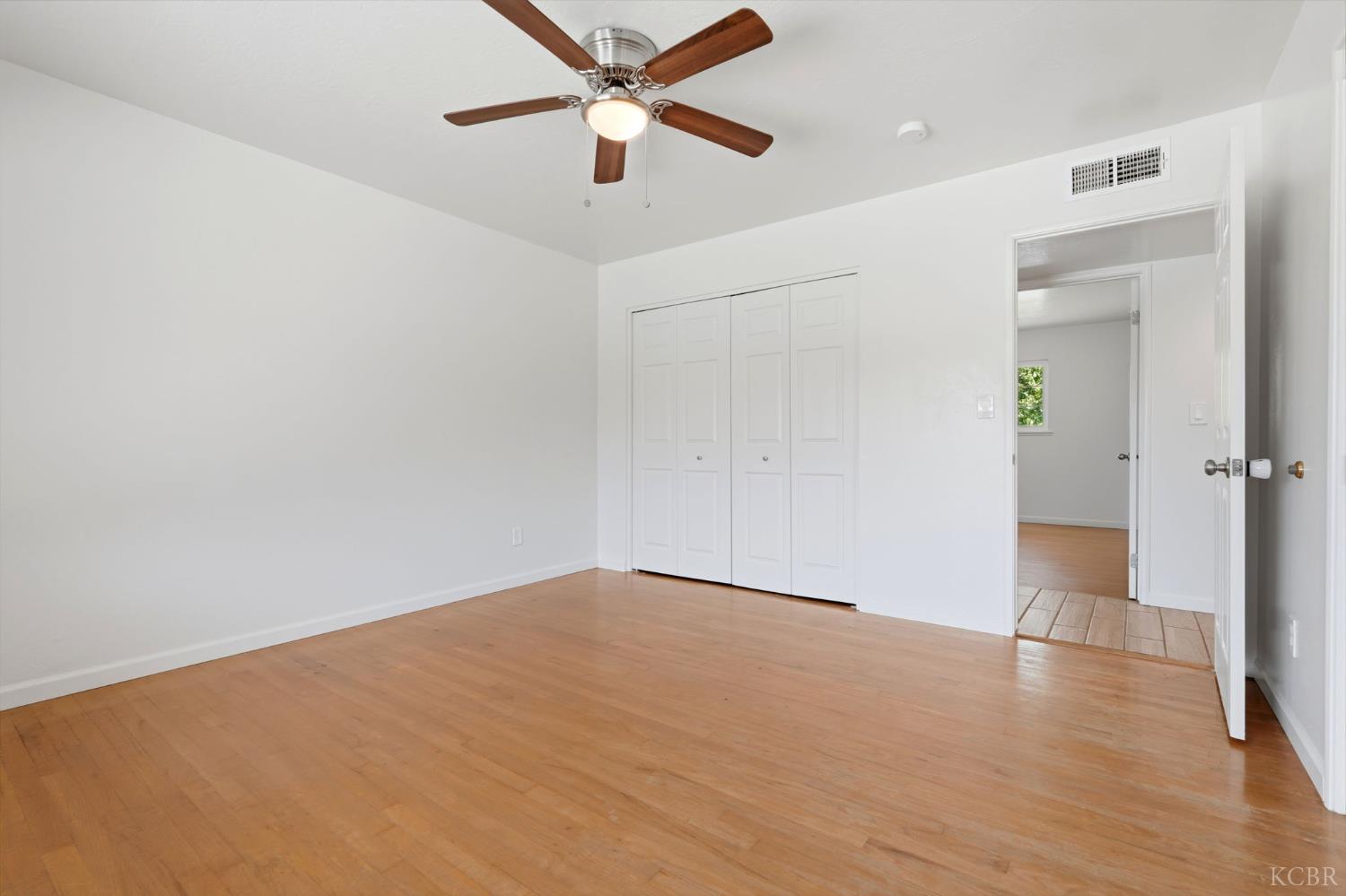 335 E Sycamore Dr, Hanford, CA 93230