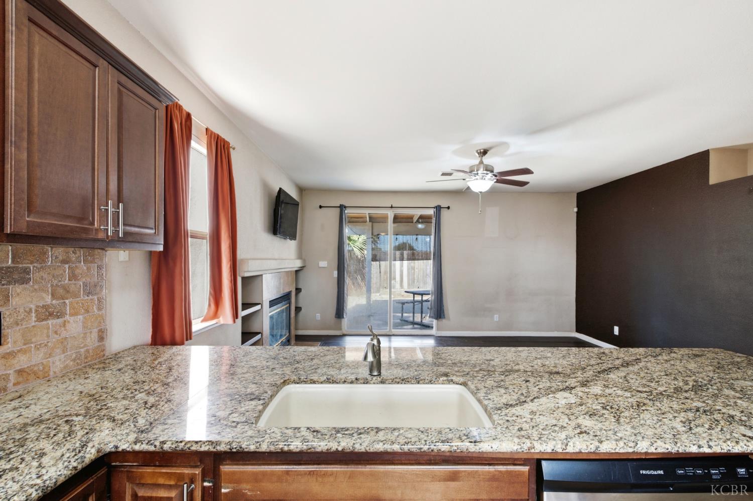1125 E Cinnamon, Lemoore, CA 93245
