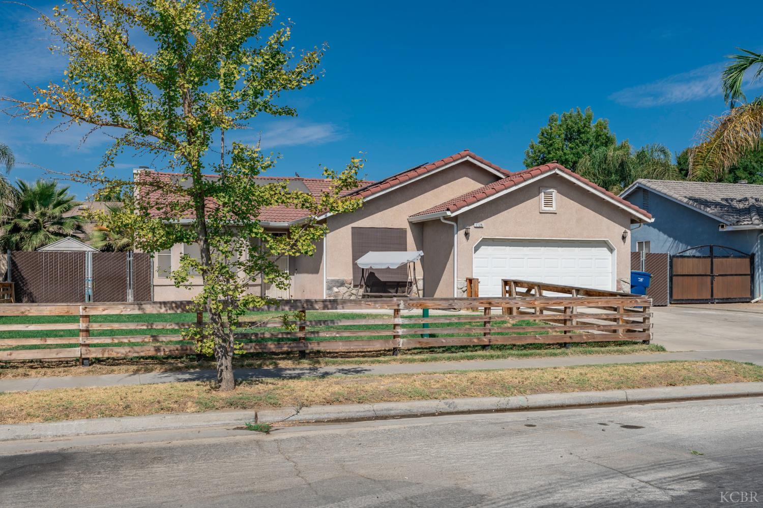 1125 E Cinnamon, Lemoore, CA 93245