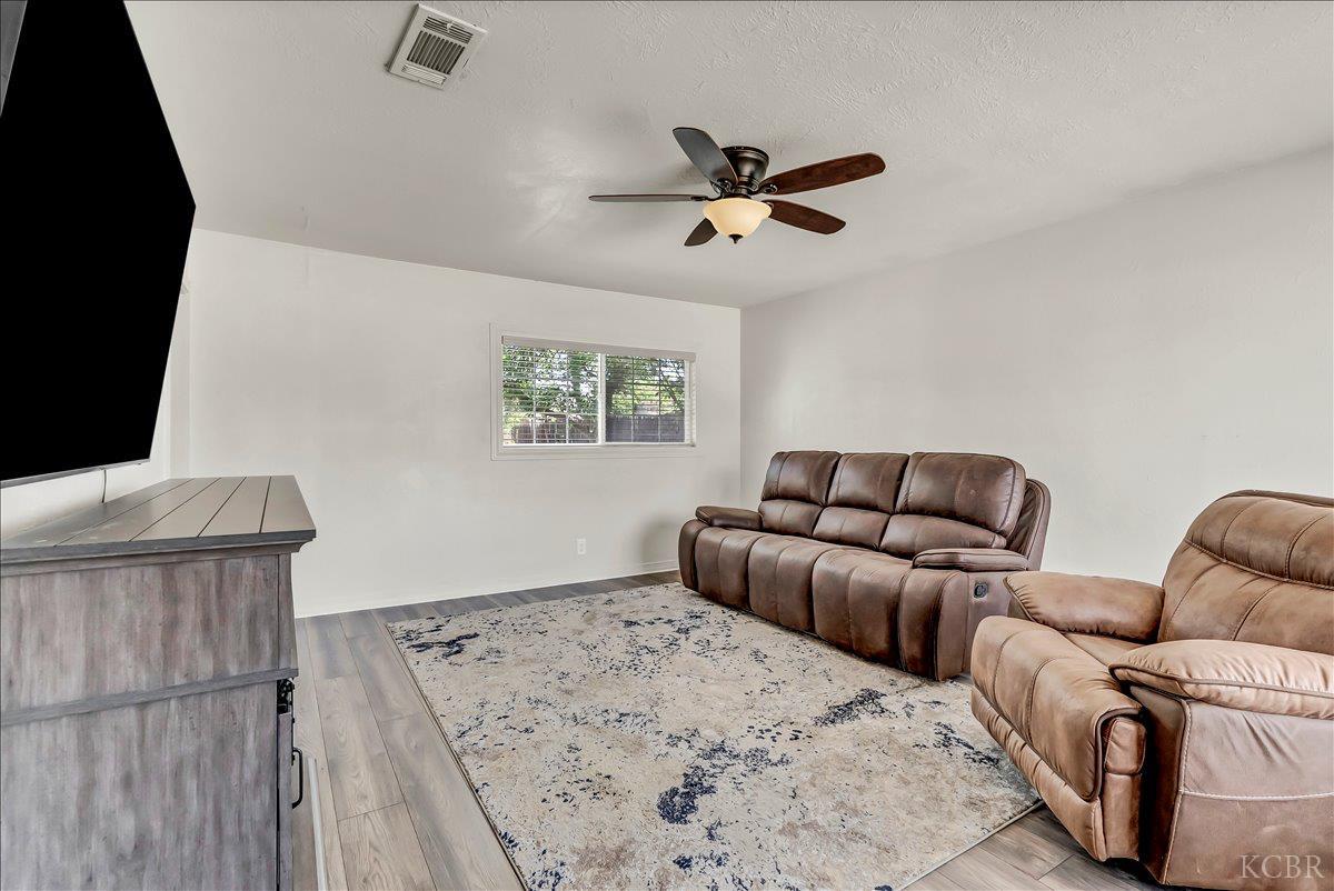 109 Lorita Way, Hanford, CA 93230