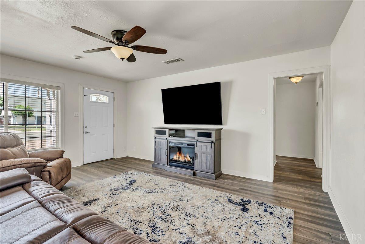 109 Lorita Way, Hanford, CA 93230