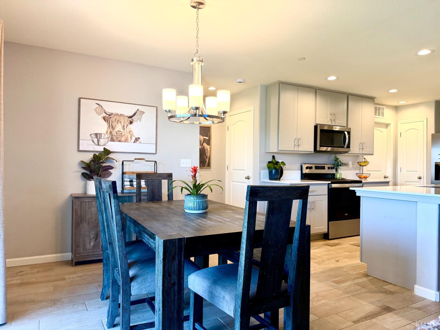 338 N Tracy St, Visalia, CA 93292