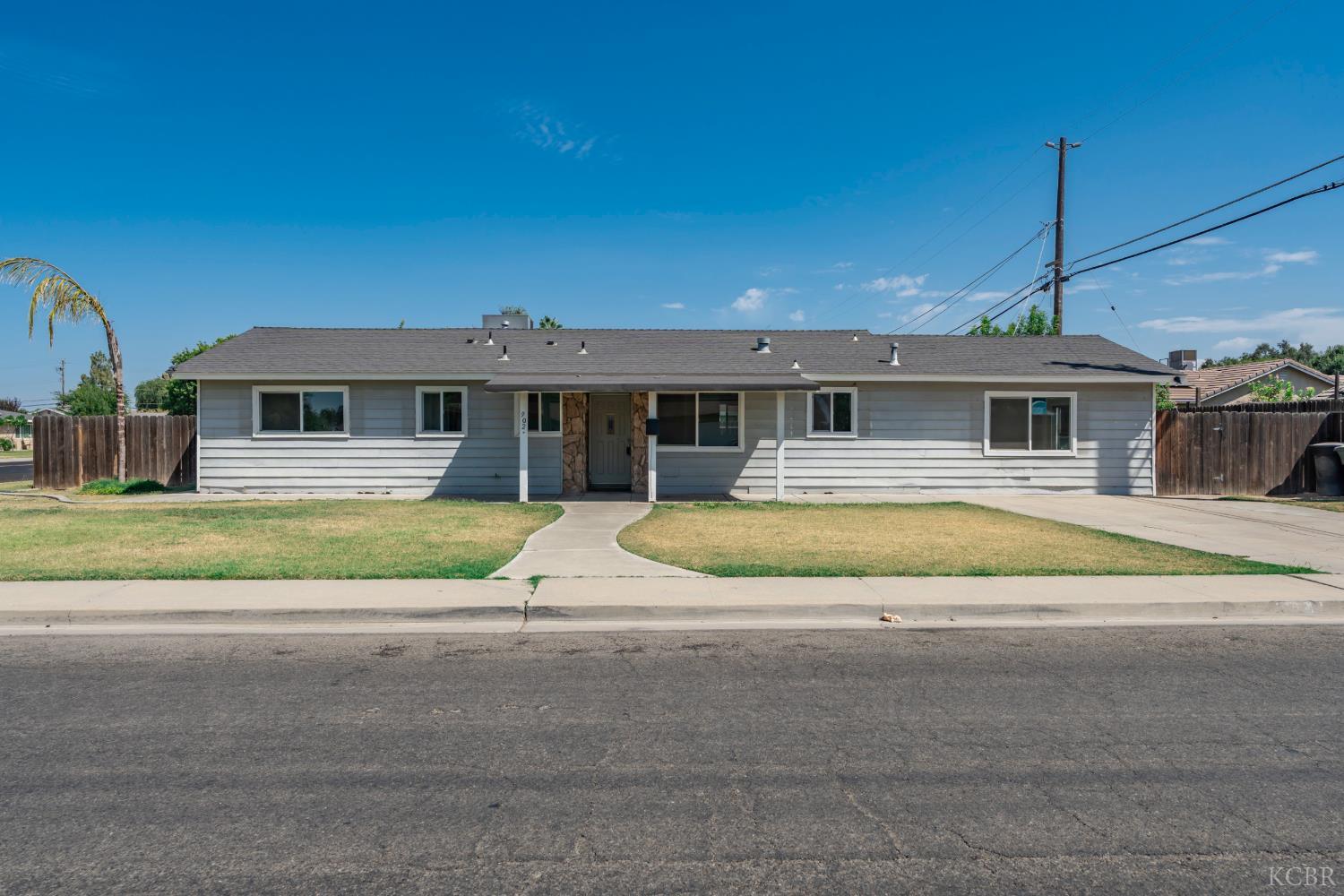 902 Boxwood, Lemoore, CA 93245