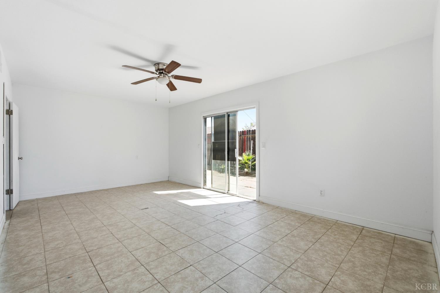 902 Boxwood, Lemoore, CA 93245