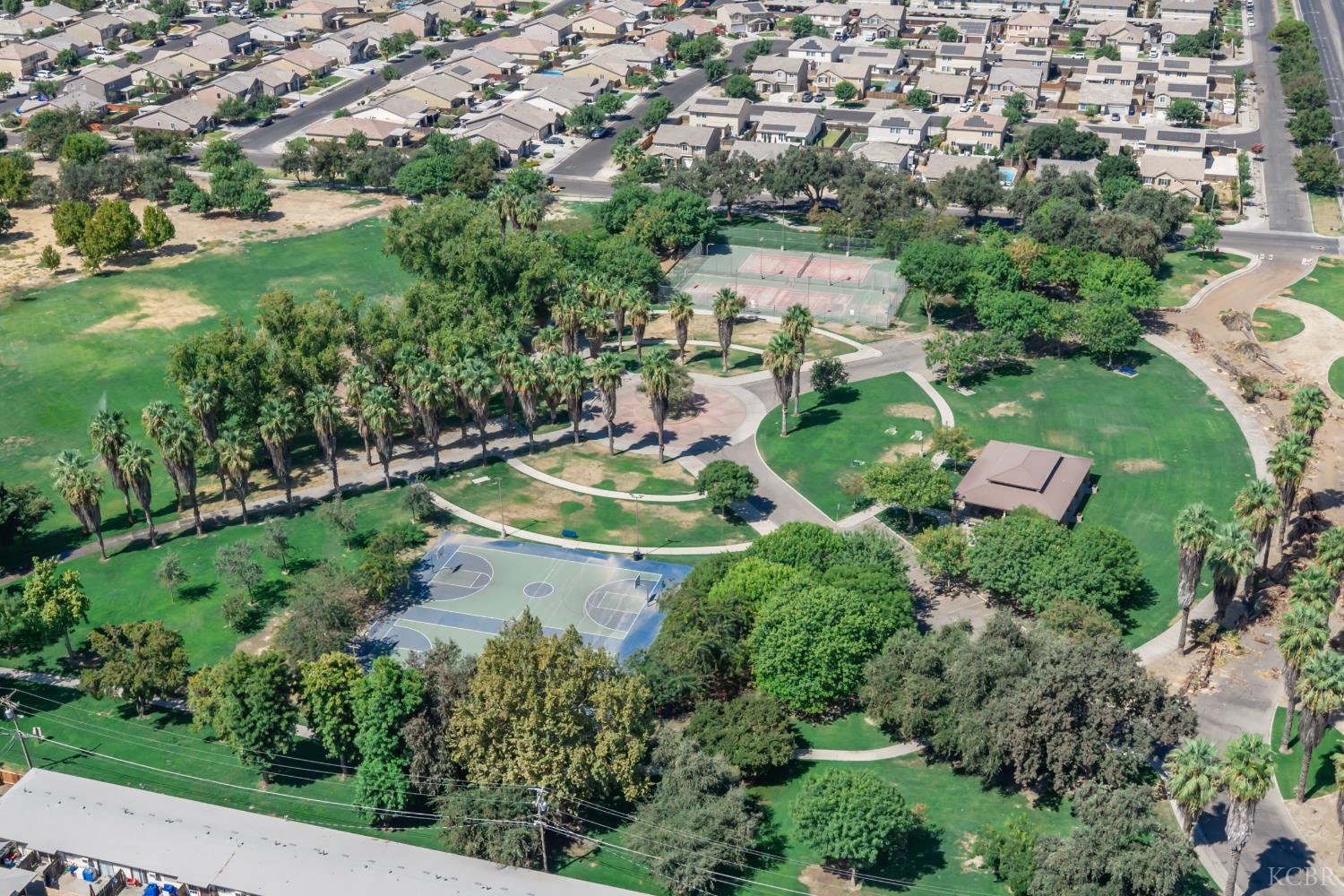 902 Boxwood, Lemoore, CA 93245