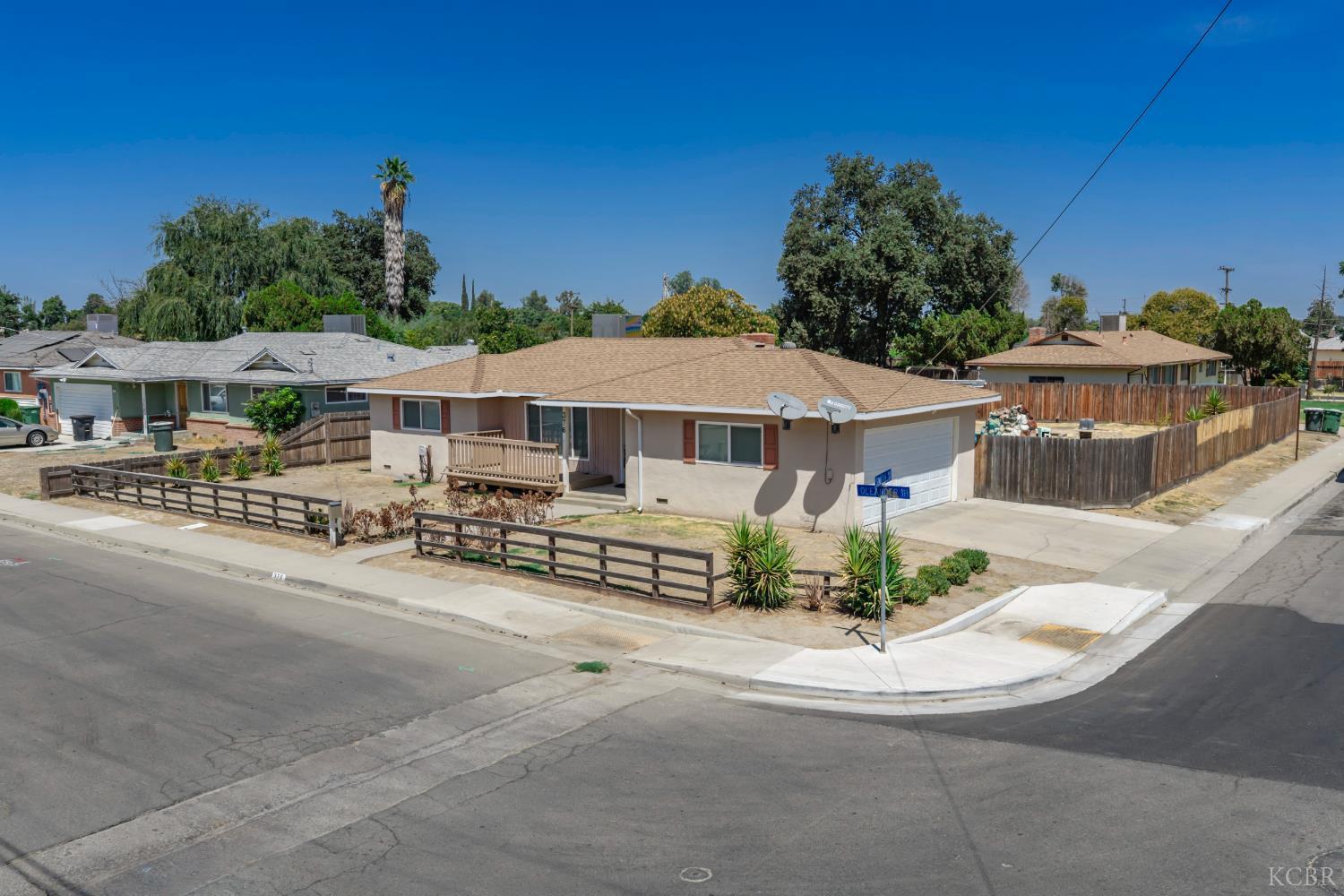 376 Oleander Ave, Lemoore, CA 93245