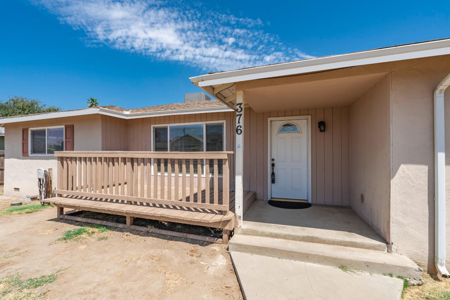 376 Oleander Ave, Lemoore, CA 93245
