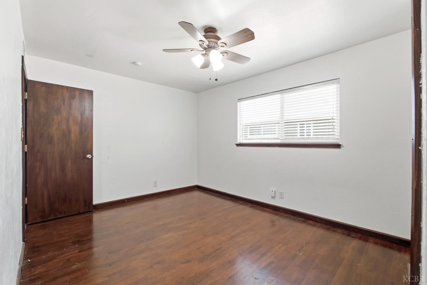 376 Oleander Ave, Lemoore, CA 93245