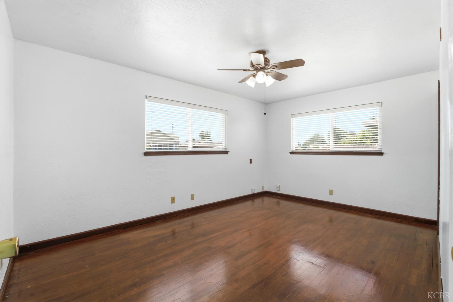 376 Oleander Ave, Lemoore, CA 93245