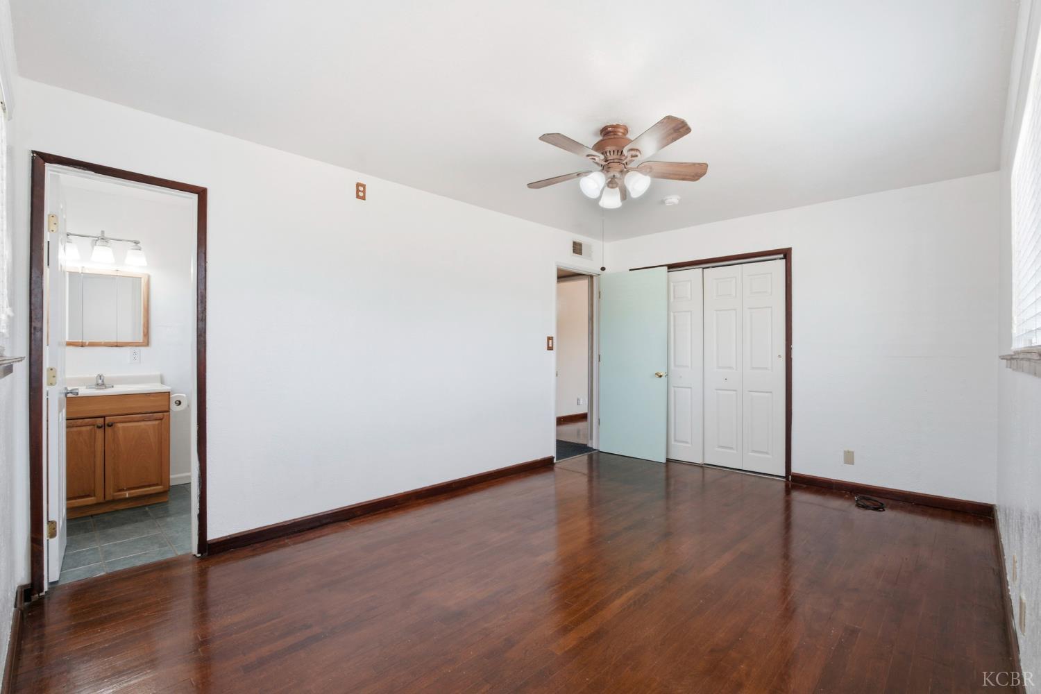 376 Oleander Ave, Lemoore, CA 93245