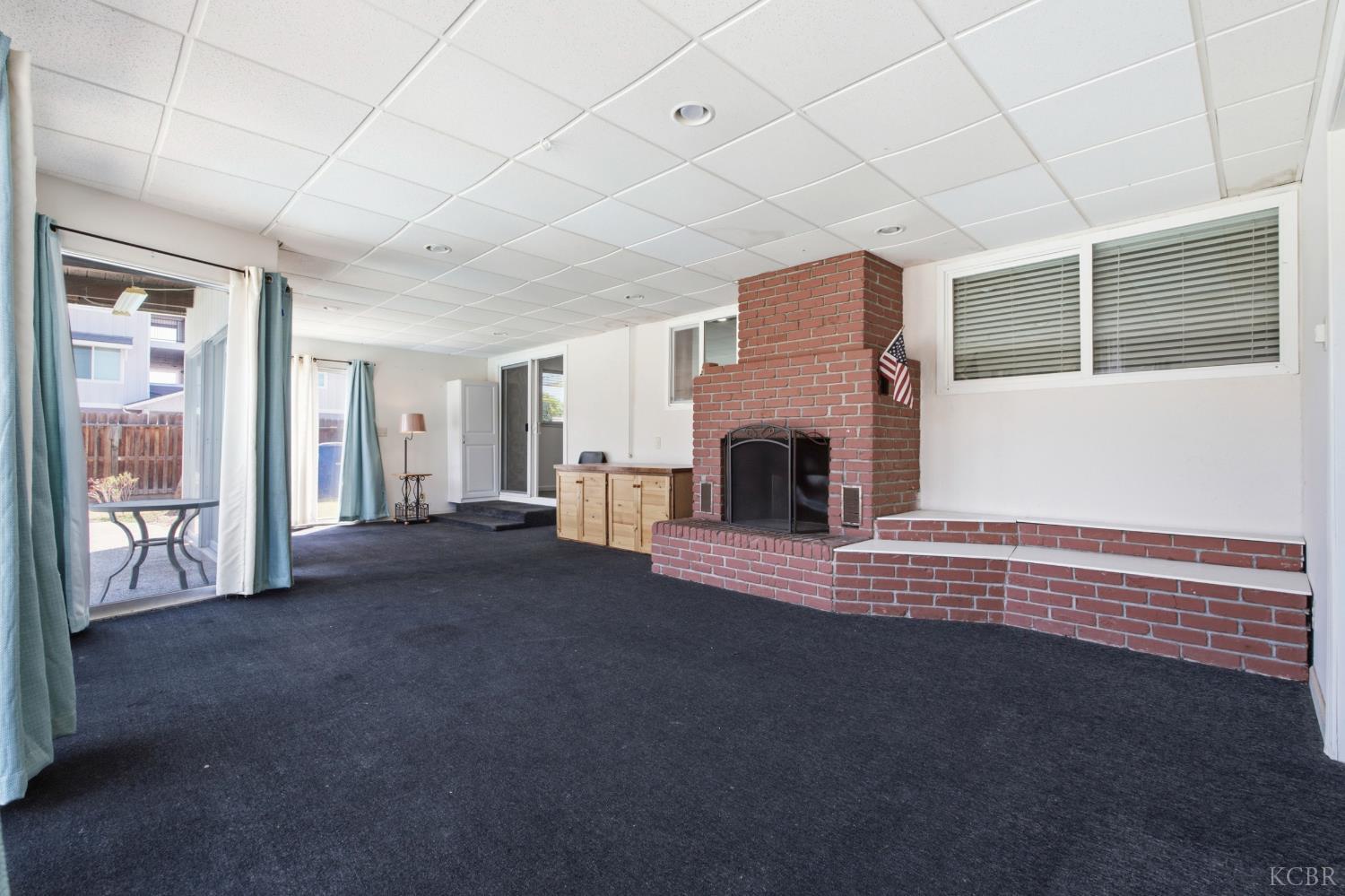 376 Oleander Ave, Lemoore, CA 93245