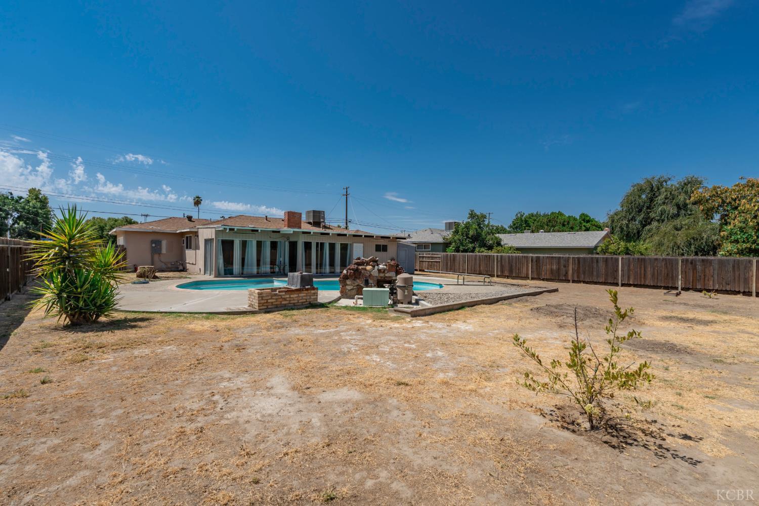 376 Oleander Ave, Lemoore, CA 93245