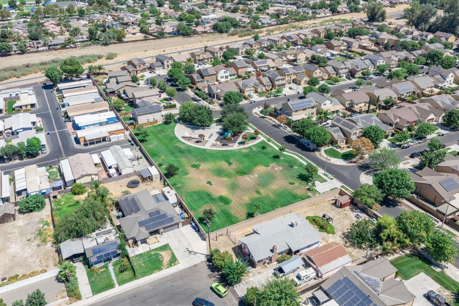 376 Oleander Ave, Lemoore, CA 93245