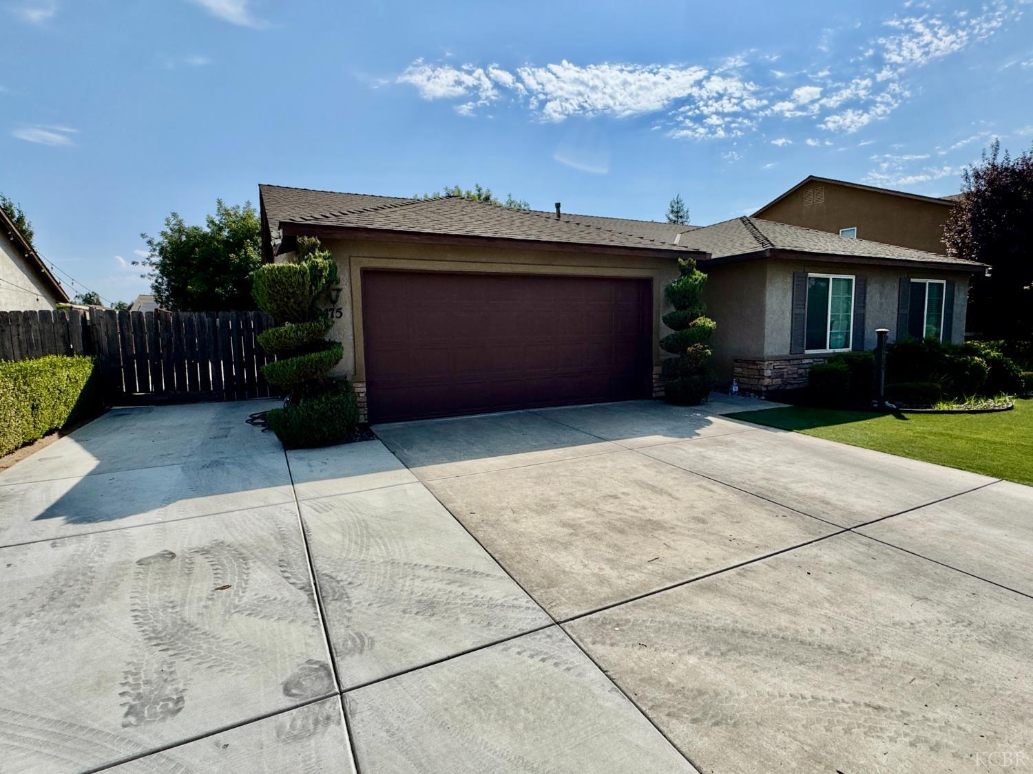 2475 Tempranillo Dr, Tulare, CA 93274