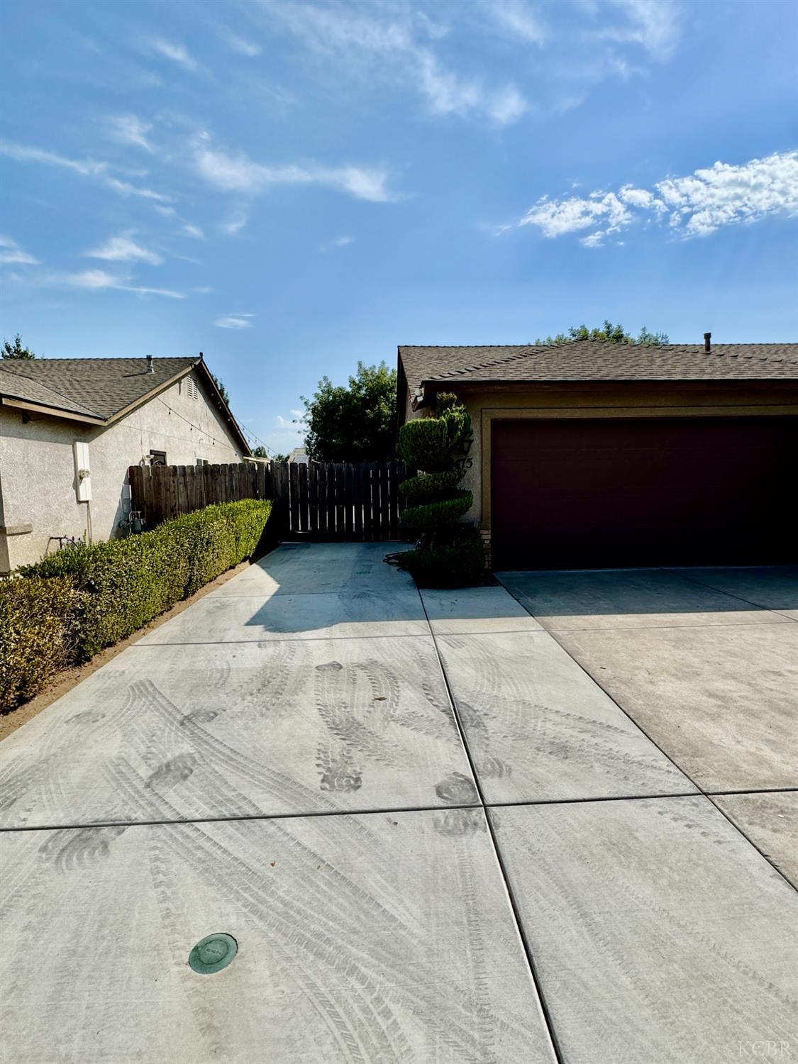 2475 Tempranillo Dr, Tulare, CA 93274