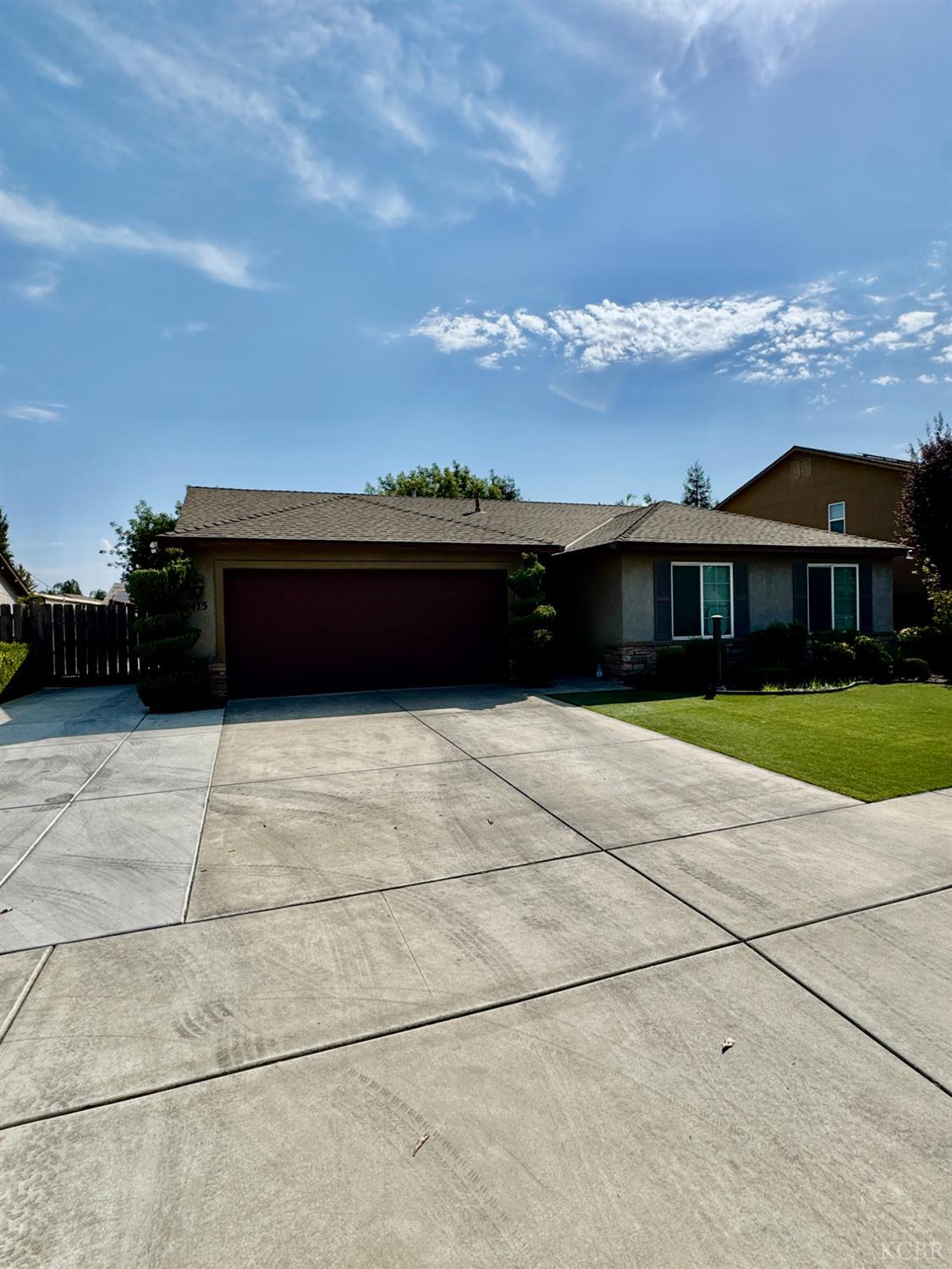 2475 Tempranillo Dr, Tulare, CA 93274