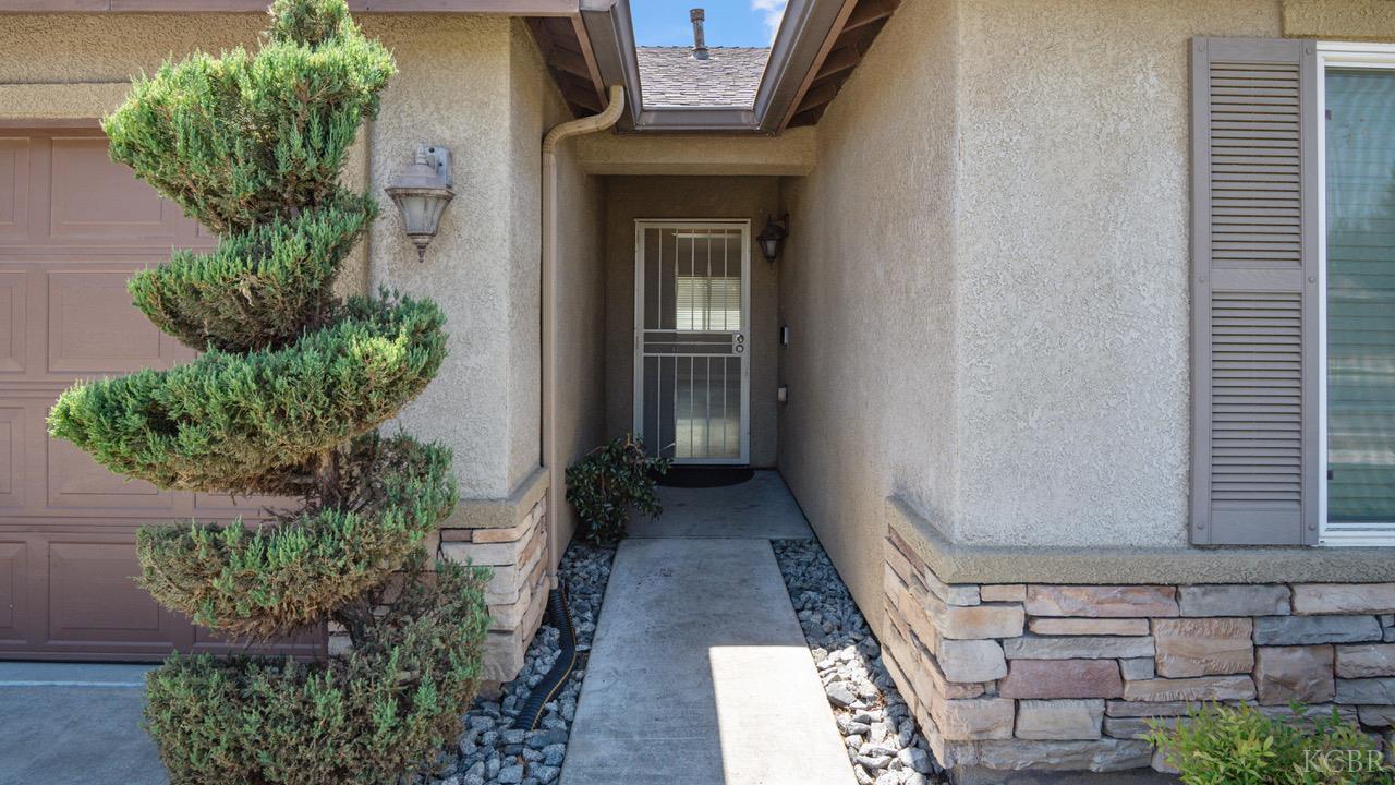 2475 Tempranillo Dr, Tulare, CA 93274
