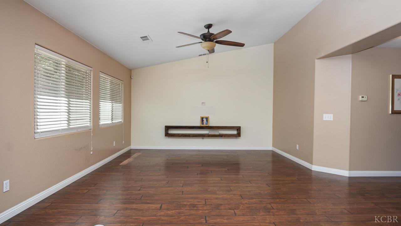 2475 Tempranillo Dr, Tulare, CA 93274