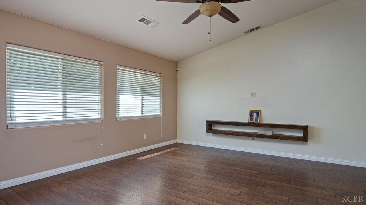 2475 Tempranillo Dr, Tulare, CA 93274
