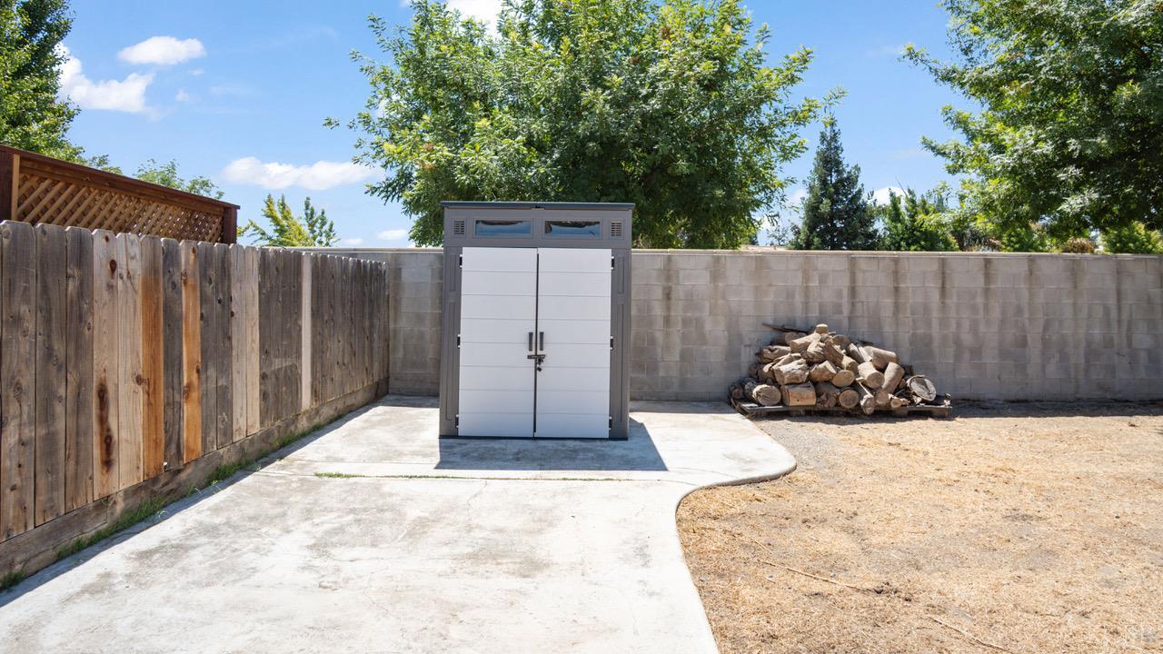 2475 Tempranillo Dr, Tulare, CA 93274