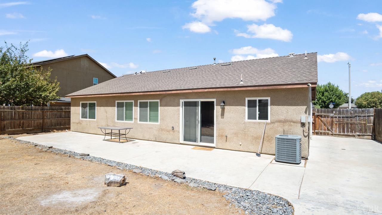 2475 Tempranillo Dr, Tulare, CA 93274