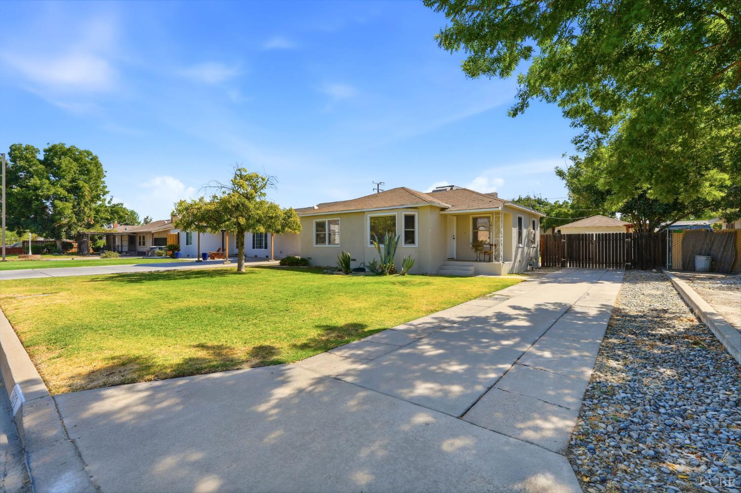 1811 McKinley Ave, Hanford, CA 93230