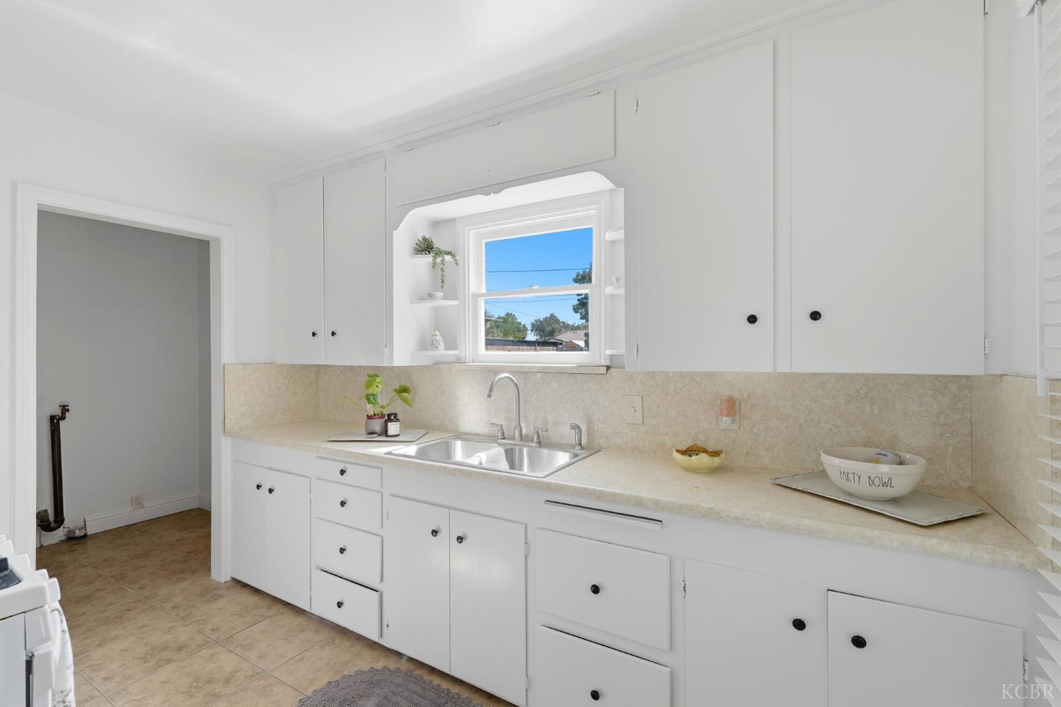 1811 McKinley Ave, Hanford, CA 93230