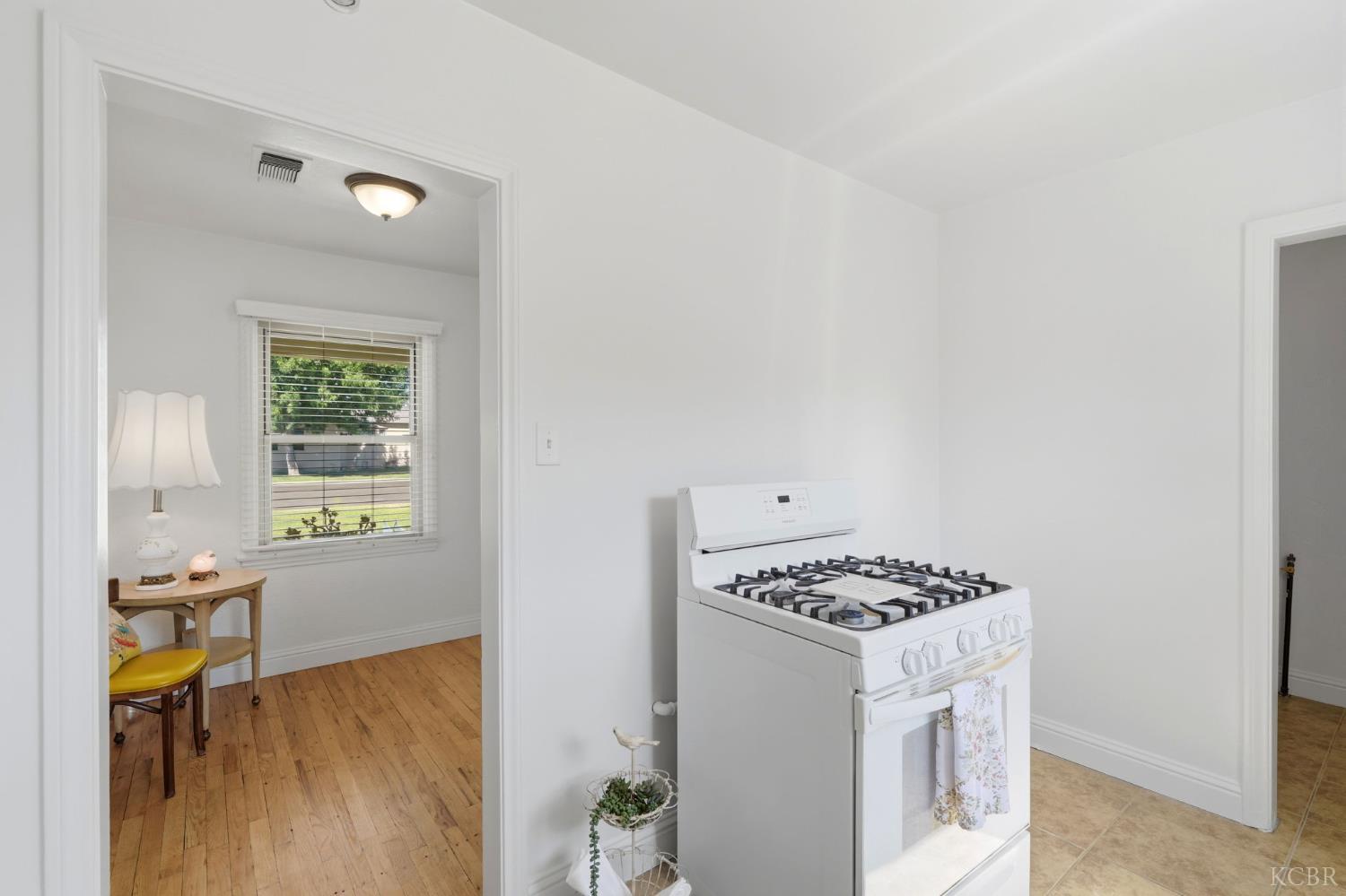 1811 McKinley Ave, Hanford, CA 93230