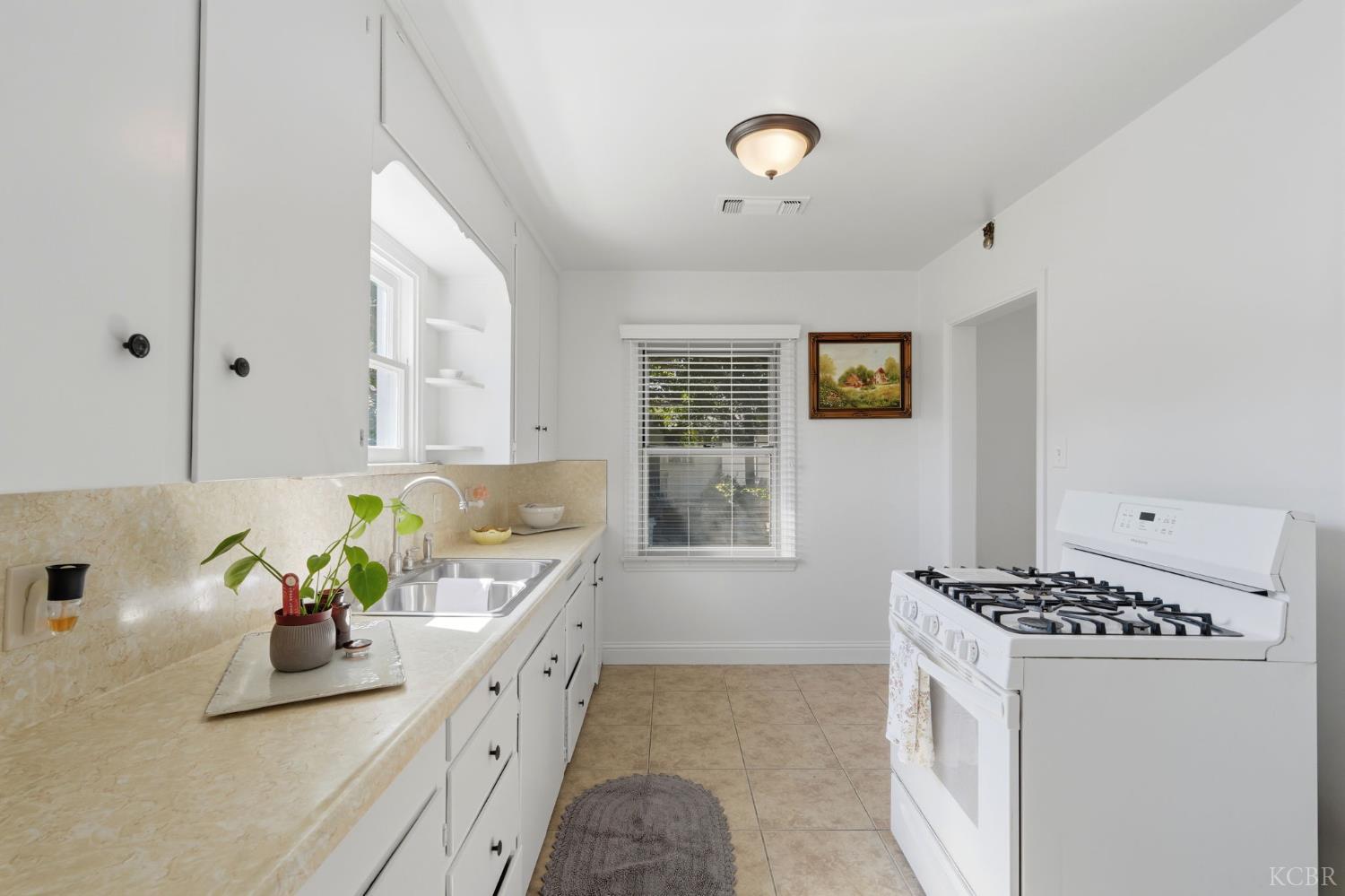 1811 McKinley Ave, Hanford, CA 93230