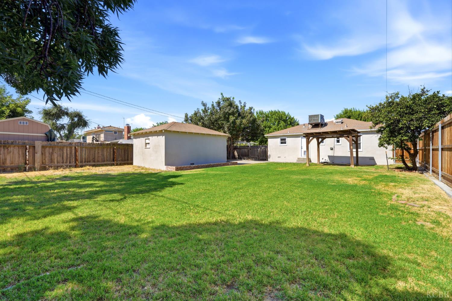 1811 McKinley Ave, Hanford, CA 93230