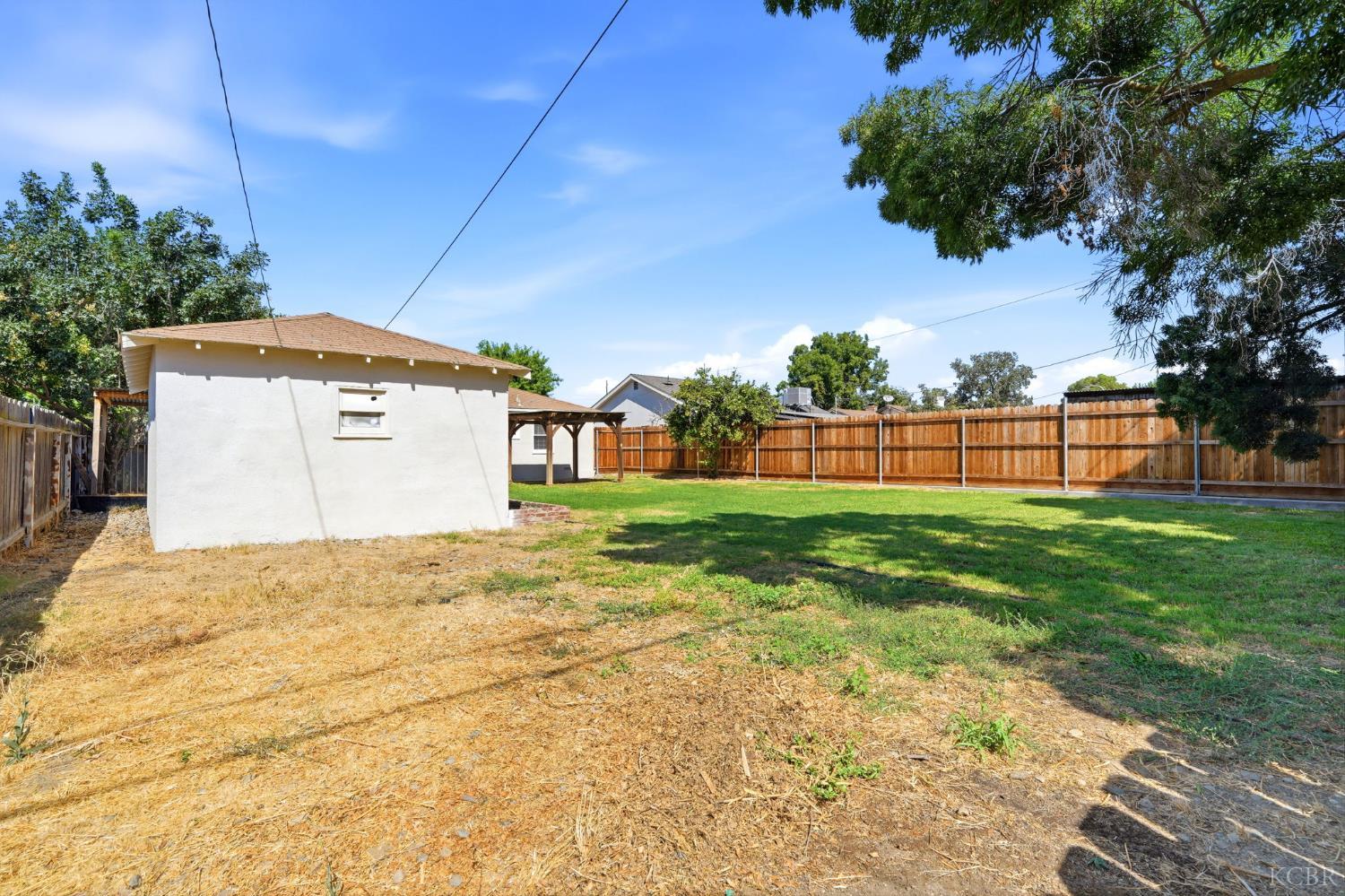 1811 McKinley Ave, Hanford, CA 93230