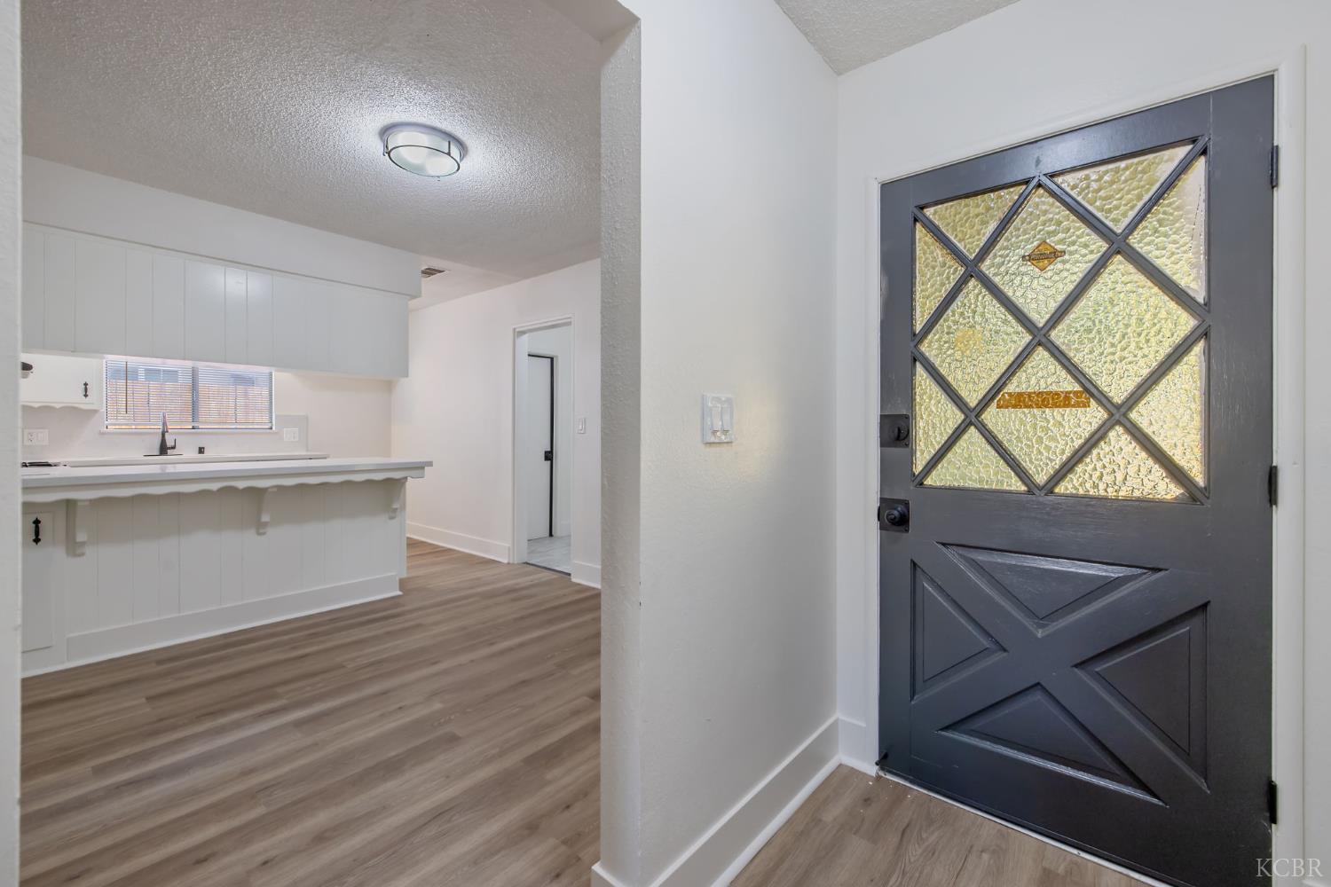 988 Laurel Ave, Lindsay, CA 93247