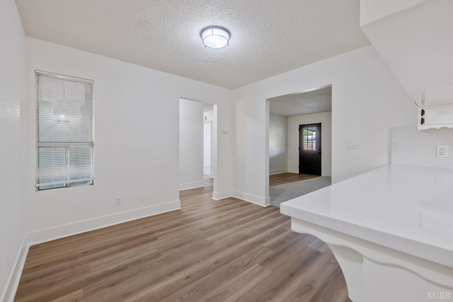988 Laurel Ave, Lindsay, CA 93247