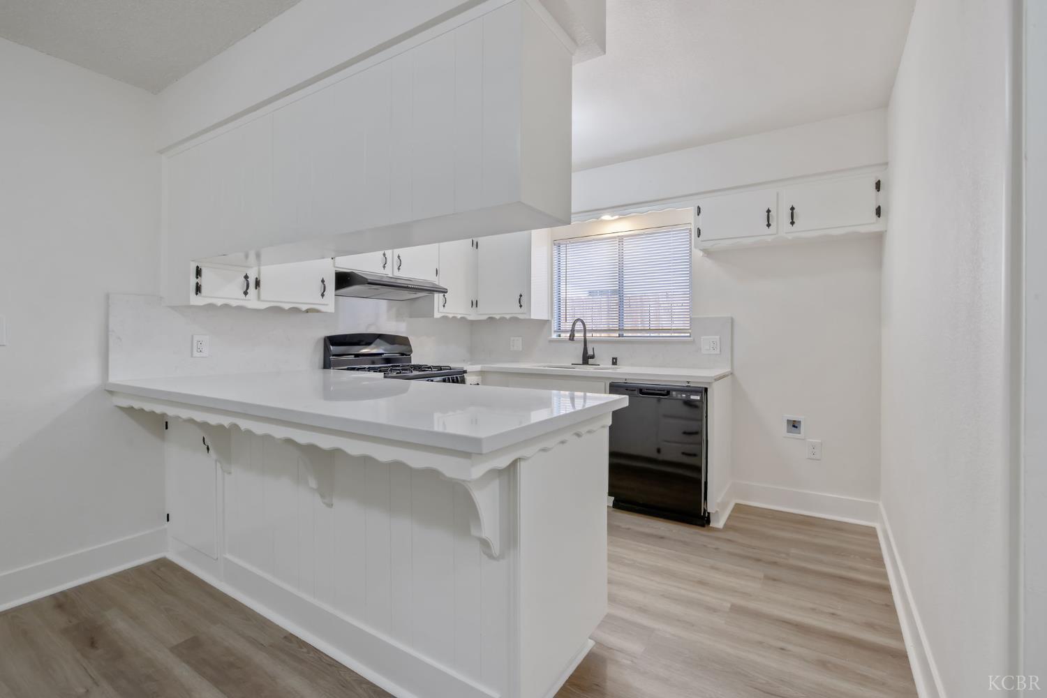 988 Laurel Ave, Lindsay, CA 93247