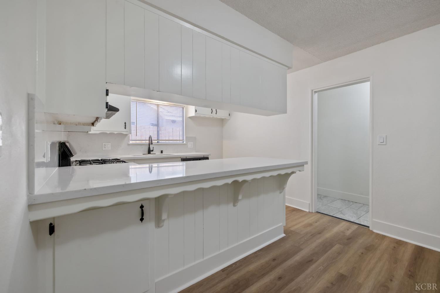 988 Laurel Ave, Lindsay, CA 93247