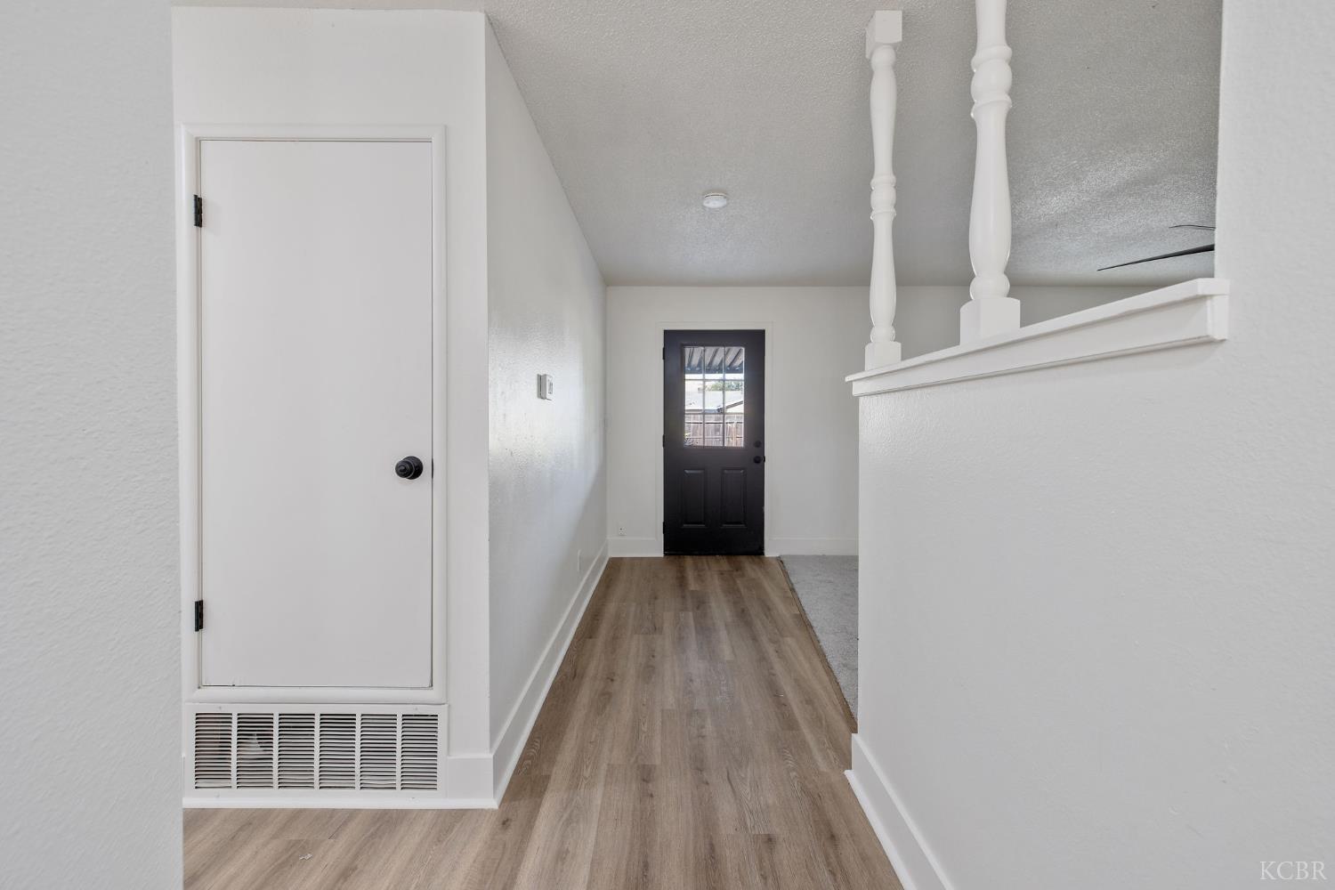 988 Laurel Ave, Lindsay, CA 93247
