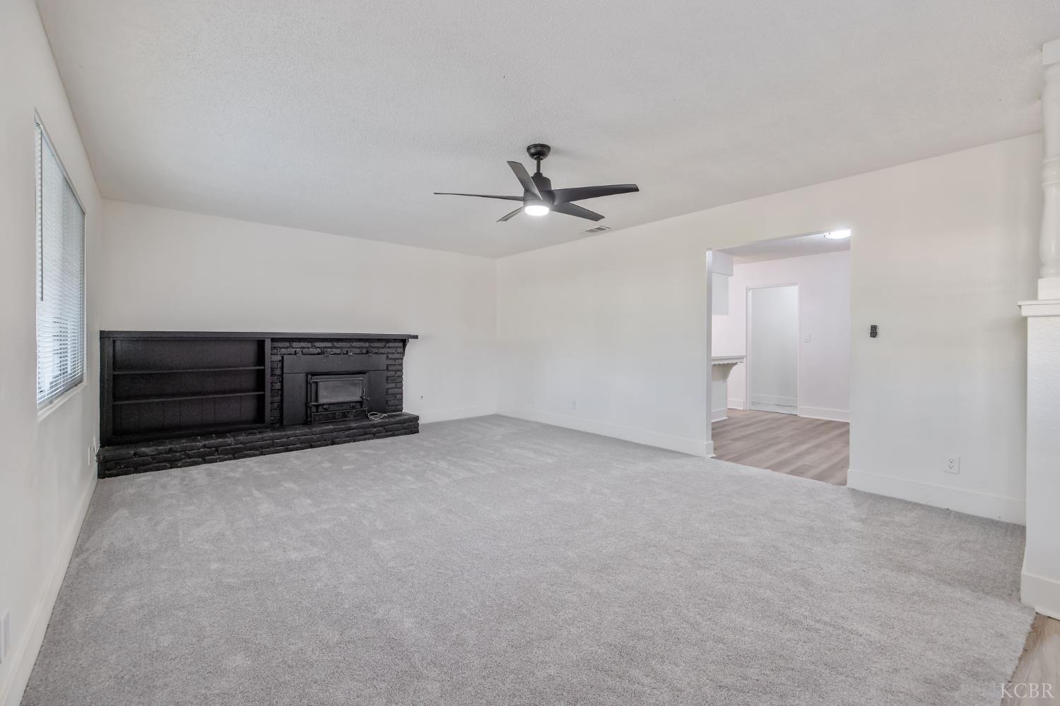 988 Laurel Ave, Lindsay, CA 93247