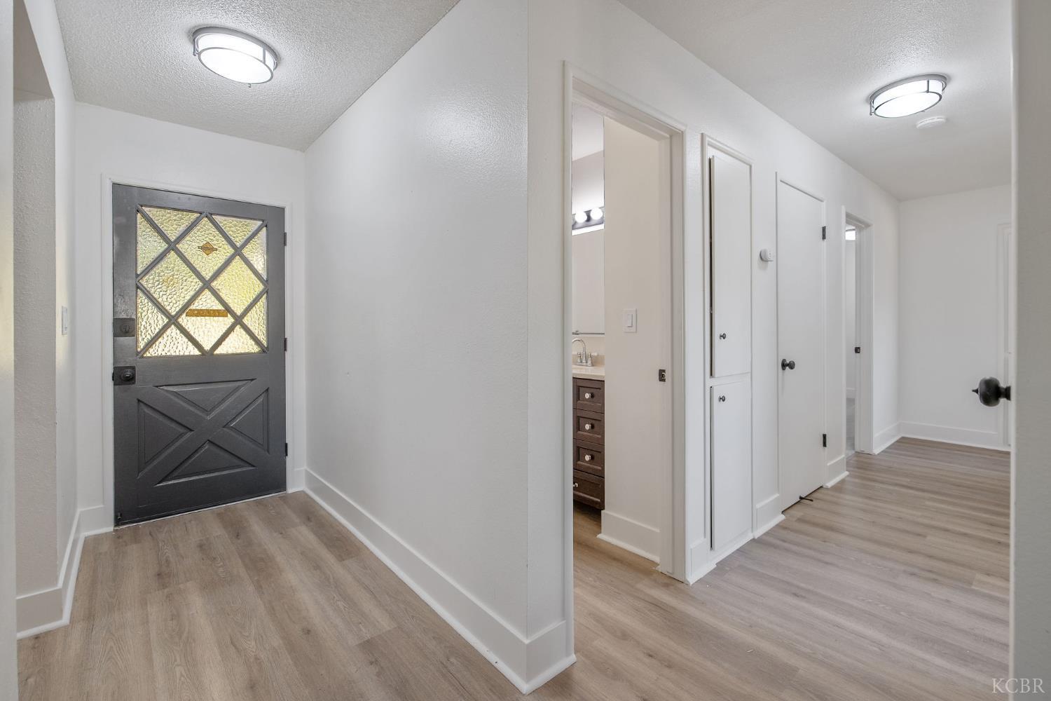 988 Laurel Ave, Lindsay, CA 93247
