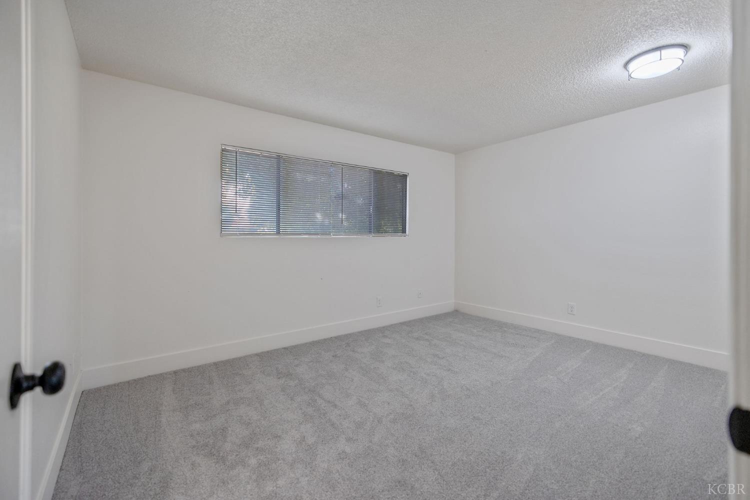988 Laurel Ave, Lindsay, CA 93247