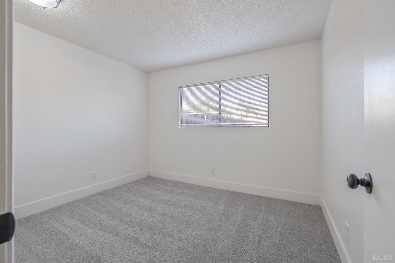 988 Laurel Ave, Lindsay, CA 93247
