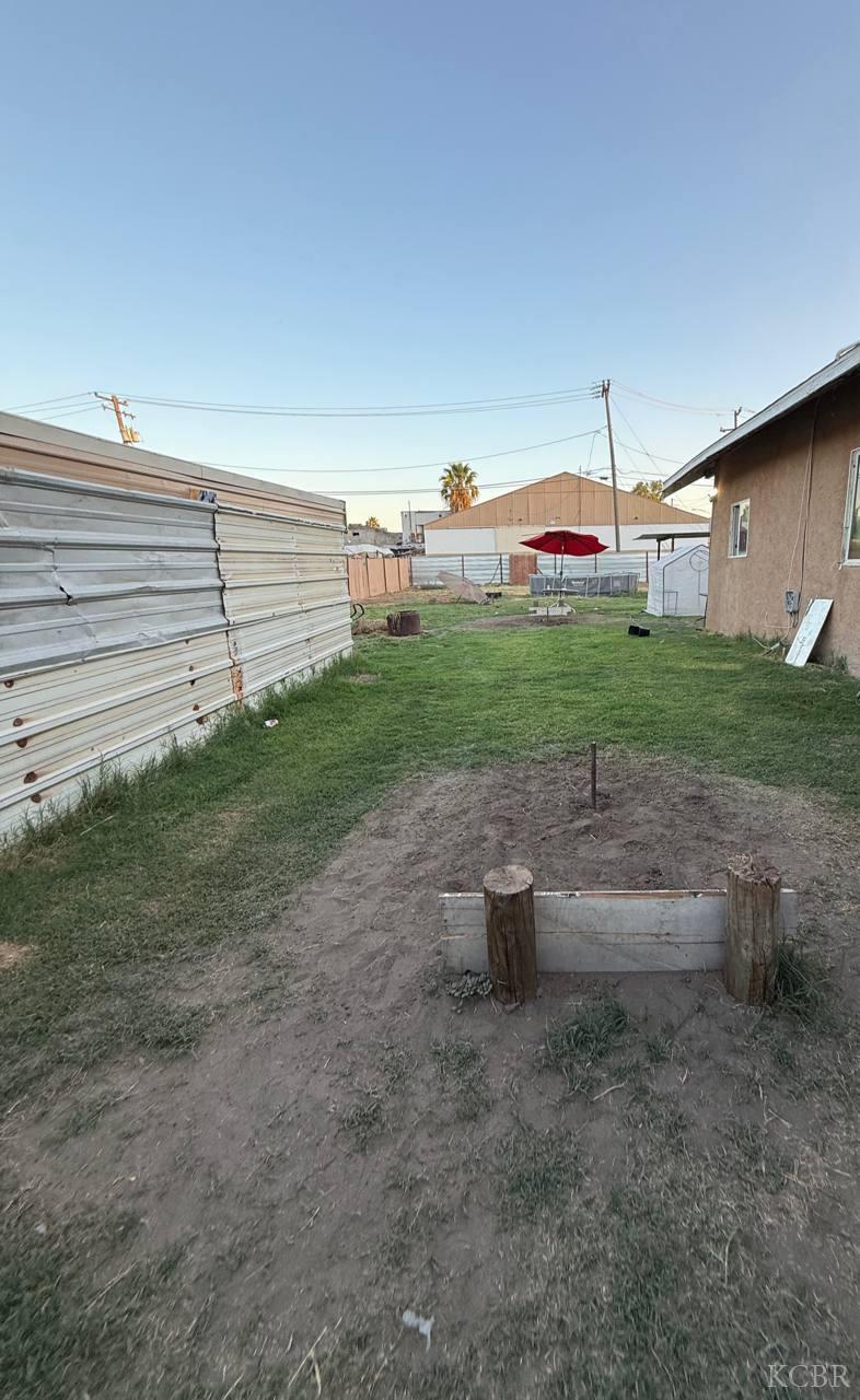 20391 3rd St, Stratford, CA 93266