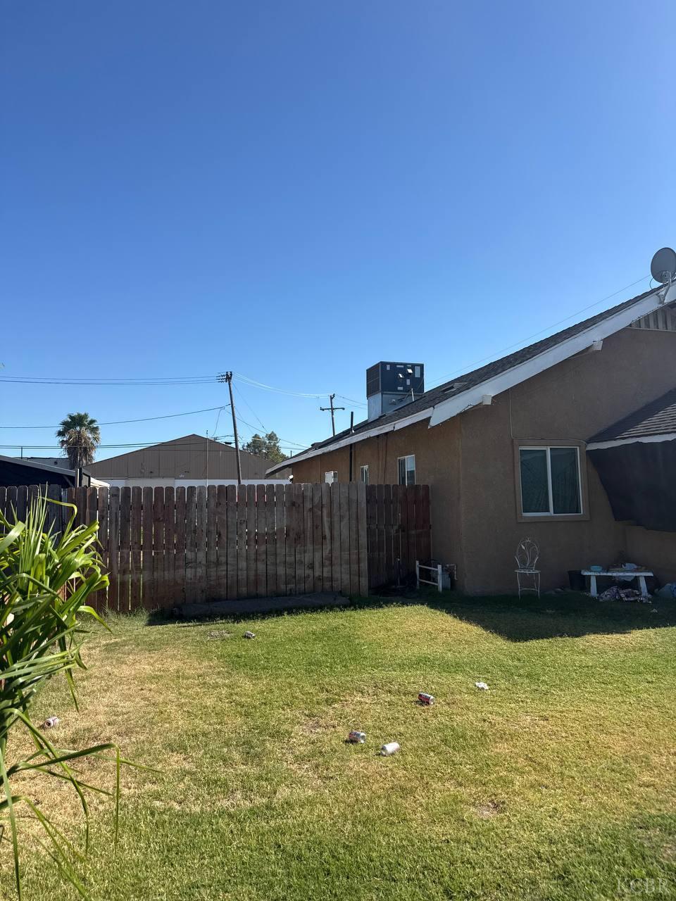 20391 3rd St, Stratford, CA 93266