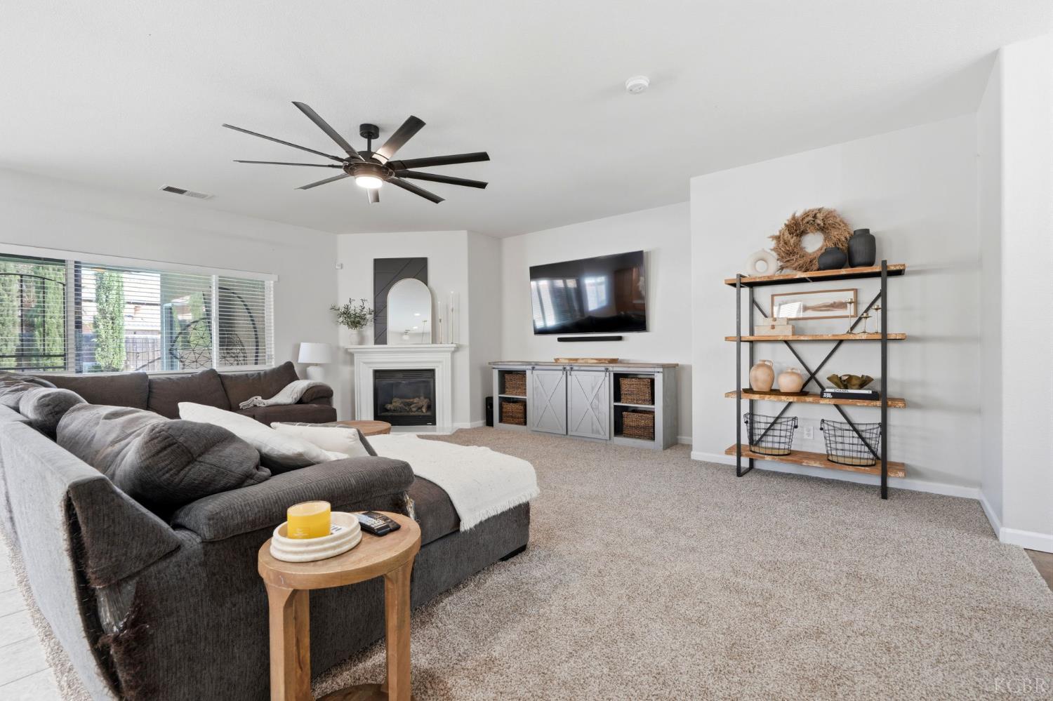 1858 W Mono Pl, Tulare, CA 93274
