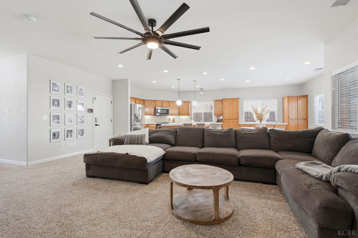 1858 W Mono Pl, Tulare, CA 93274