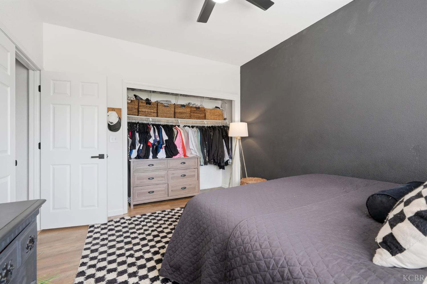 1858 W Mono Pl, Tulare, CA 93274